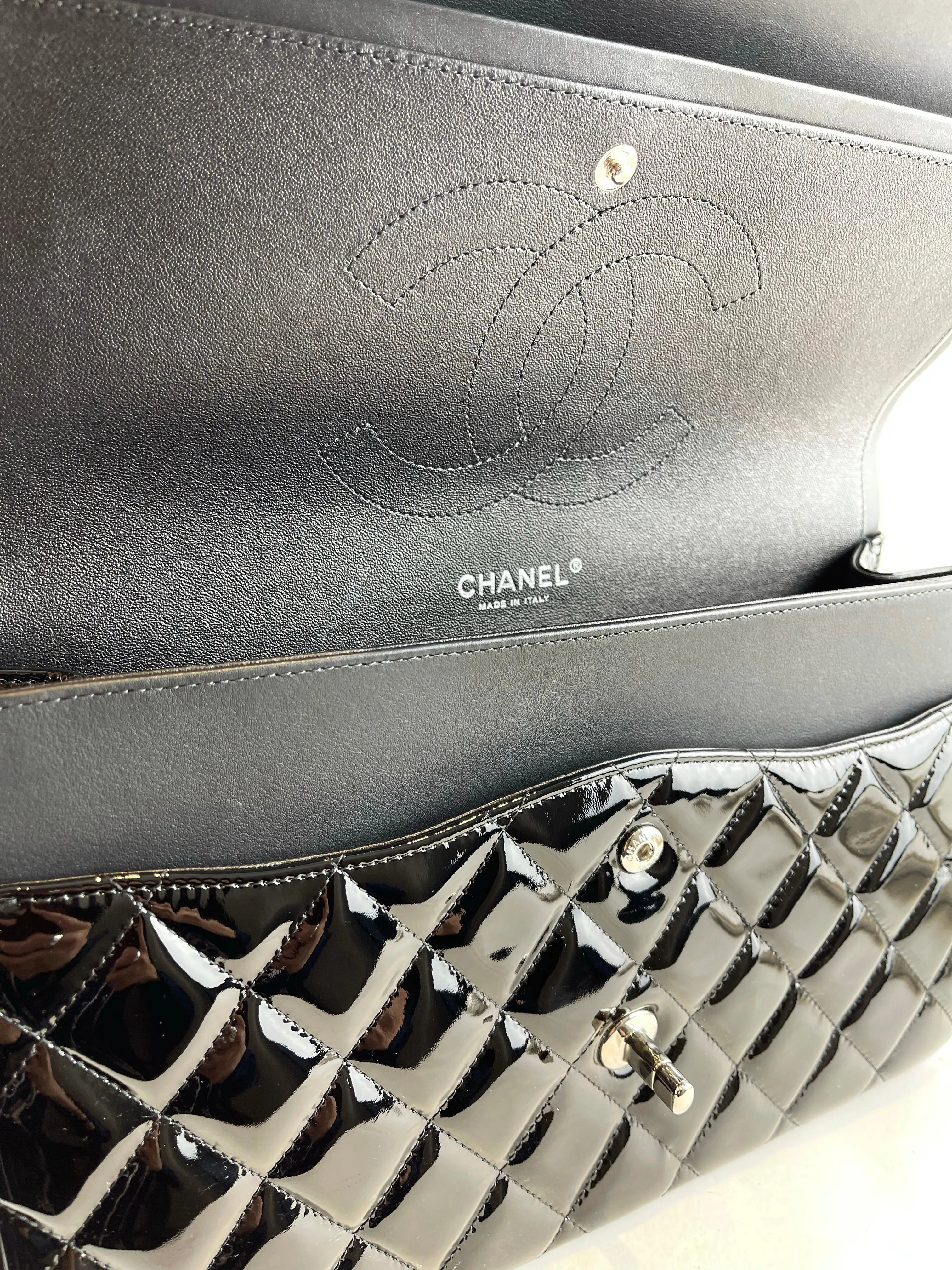 Chanel Black Patent Leather Jumbo Doubke Flap