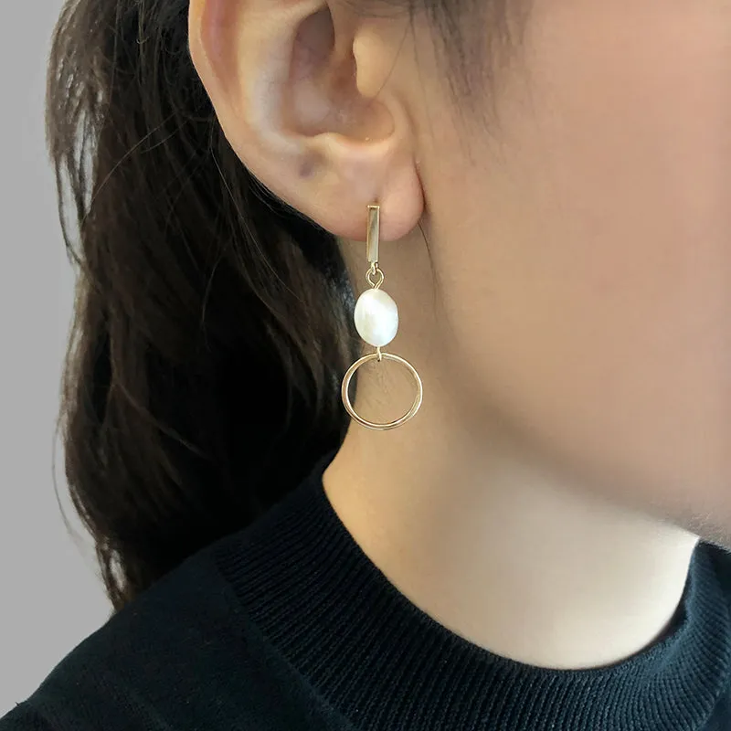 Irregular Cutout and circle Gold Pull-Thru Earrings